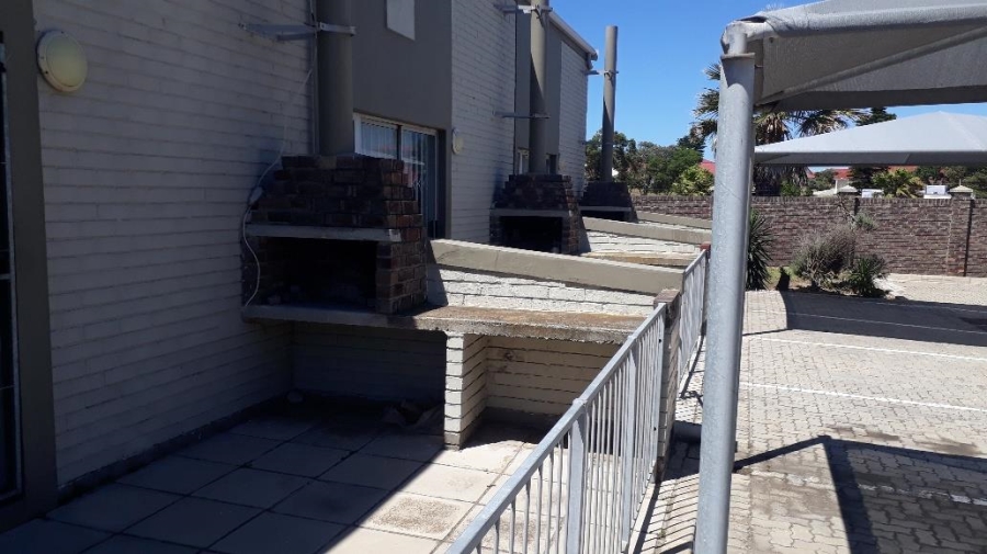 To Let 1 Bedroom Property for Rent in Humewood Eastern Cape